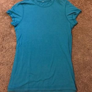 Lululemon workout shirt
